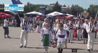 Парад национального костюма в Бельцах -2016