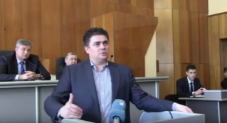 Министр экономики Молдовы отказался отвечать на русском языке в Бельцах