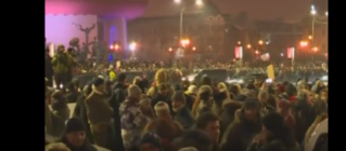 Mii de oameni, nemultumiti de adoptarea noului cod penal au iesit sa protesteze