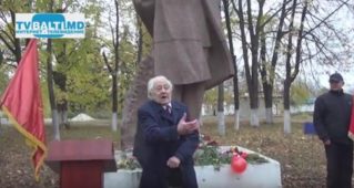 Памяти В И Ленина( читает С. Кривцун)