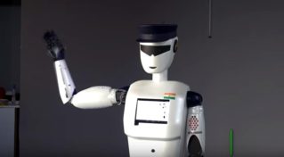 В Индии представили первого в мире робота-полицейского