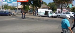 Три автомобиля пострадали в масштабном ДТП с участием автозака