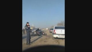 Лобовое столкновение авто и мотоцикл в Бельцах