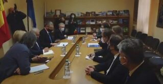 Renato Usatîi a vorbit cu ambasadorii țărilor UE în limba engleză