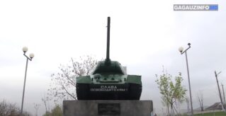 Запрещенные в Молдове символы V и Z нанесли на памятник в Комрате