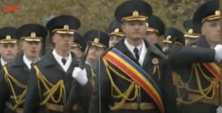 Armatei Naţionale a defilat la parada militară de la Bucureşti