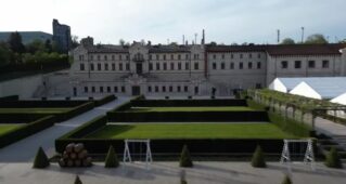 Замок Mimi накануне саммита Европейского политического сообщества