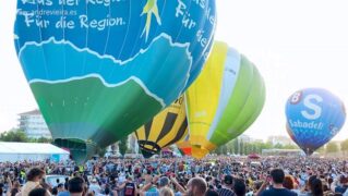 По секрету всему свету : Фестиваль воздушных шаров.