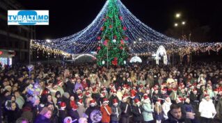 Зажглись огни новогодней ёлки-2026 в Бельцах